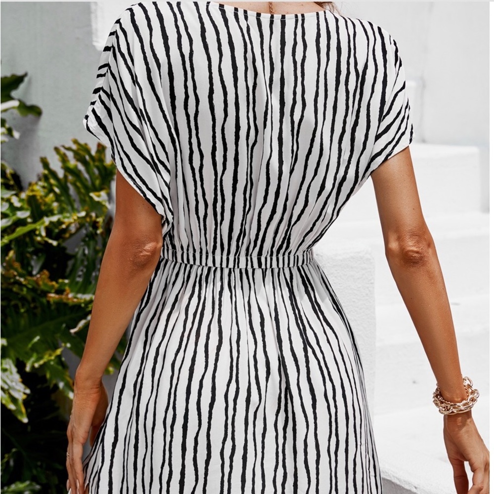 V-Neck short sleeve elastic waist Swim Cover-up/dress - Picture 2 of 3